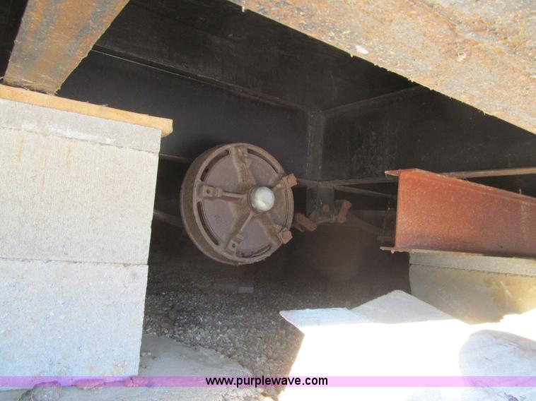 image for item L5506 2001 Forest River Premier mobile classroom