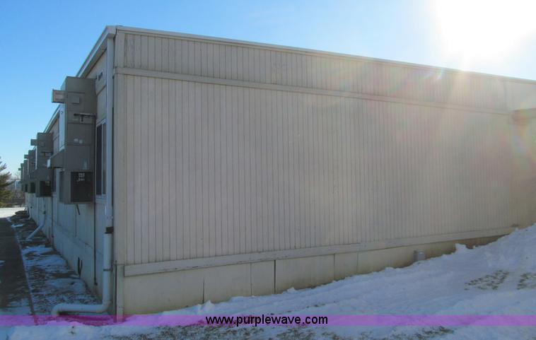 image for item L5506 2001 Forest River Premier mobile classroom