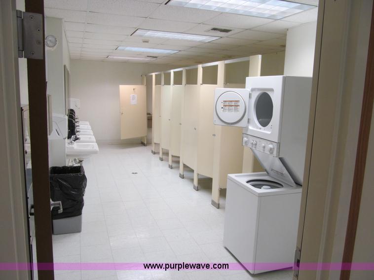 image for item L5506 2001 Forest River Premier mobile classroom