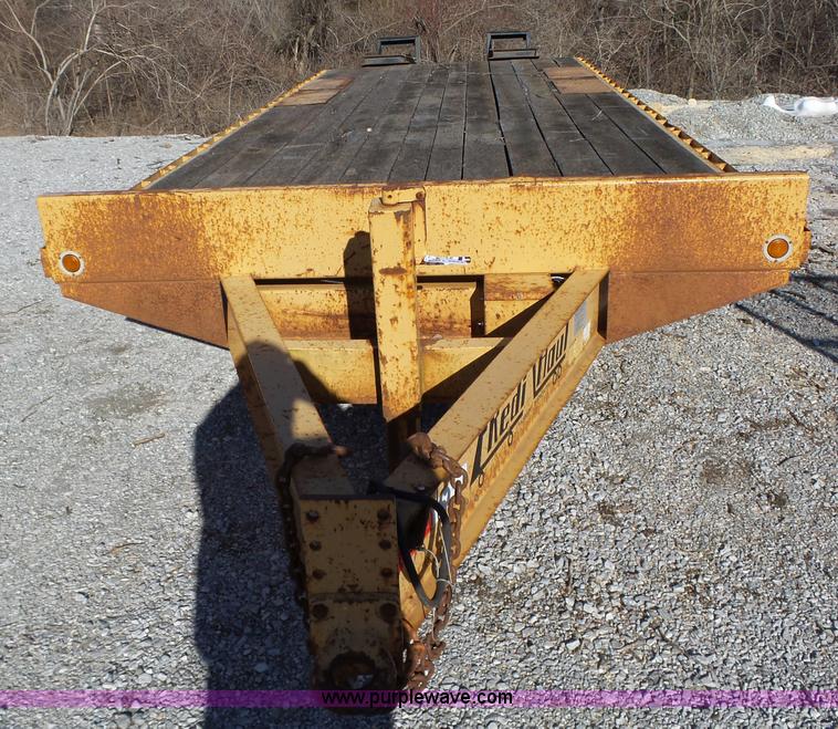 image for item L5533 1996 Redi Haul 2326 equipment trailer