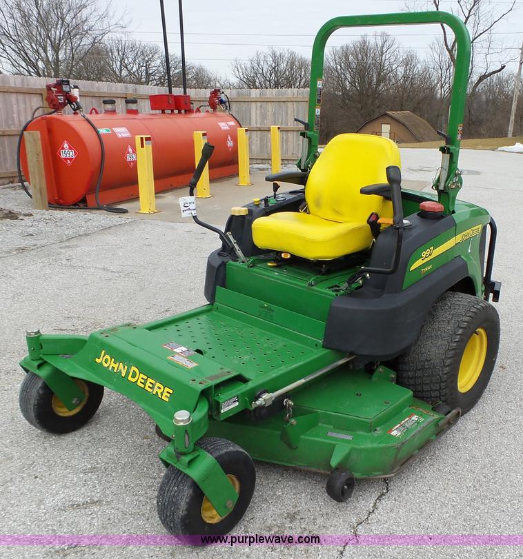 image for item L5534 2010 John Deere 997 Z-Trak lawn mower