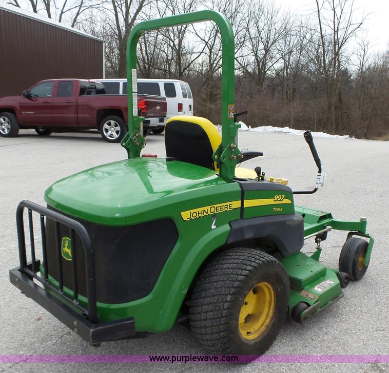 image for item L5534 2010 John Deere 997 Z-Trak lawn mower
