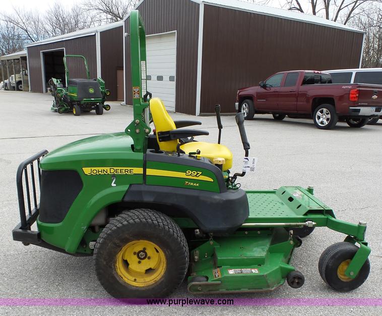 image for item L5534 2010 John Deere 997 Z-Trak lawn mower