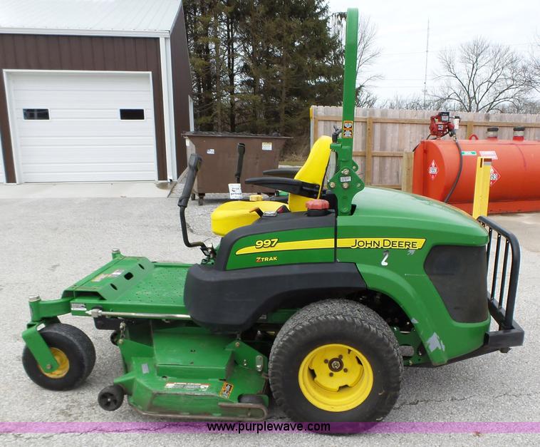 image for item L5534 2010 John Deere 997 Z-Trak lawn mower