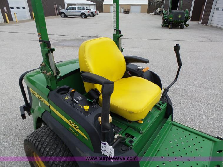 image for item L5534 2010 John Deere 997 Z-Trak lawn mower