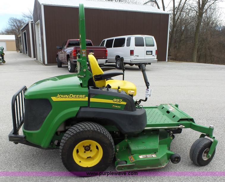image for item L5535 2010 John Deere 997 Z-Trak mower