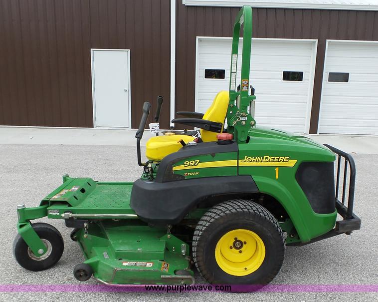 image for item L5535 2010 John Deere 997 Z-Trak mower