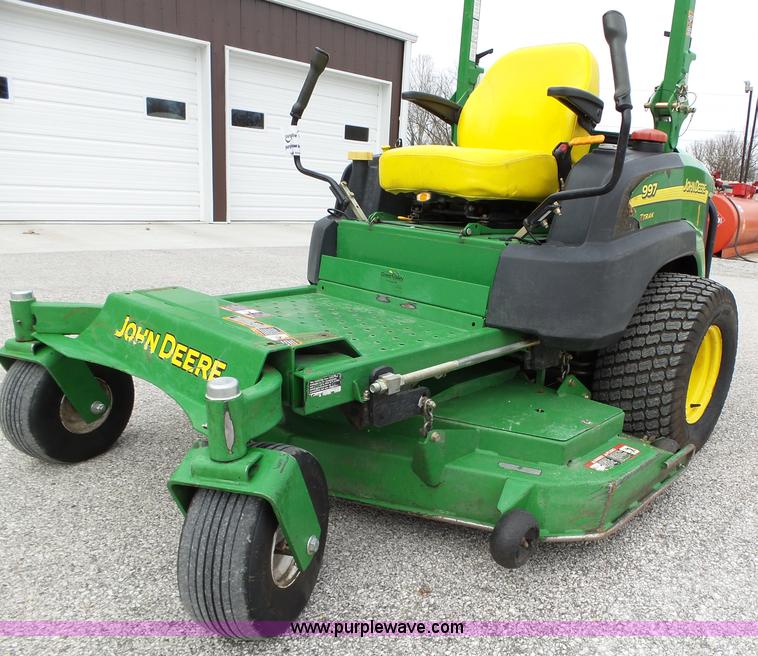 image for item L5535 2010 John Deere 997 Z-Trak mower
