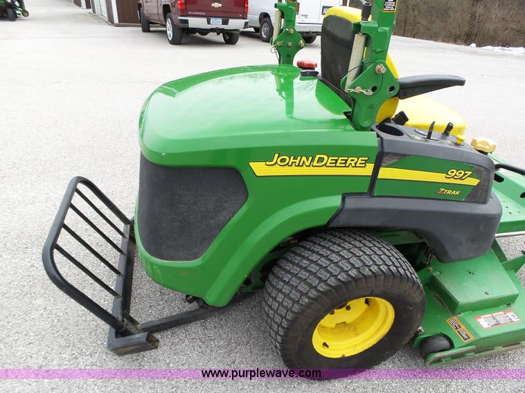 image for item L5535 2010 John Deere 997 Z-Trak mower
