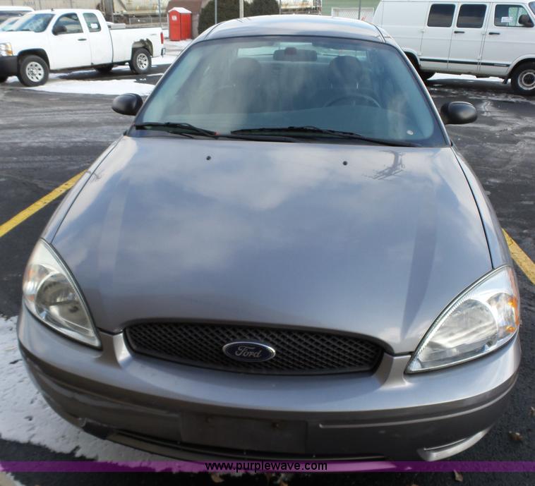image for item L5540 2006 Ford Taurus SE