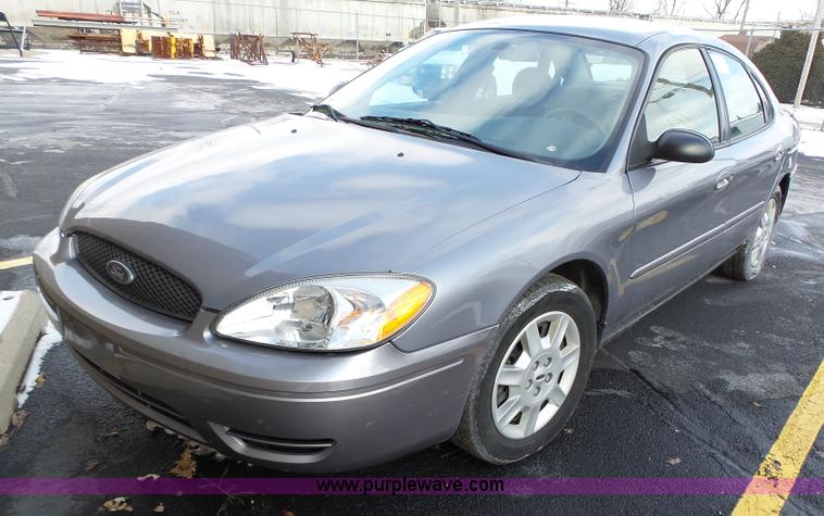 image for item L5540 2006 Ford Taurus SE