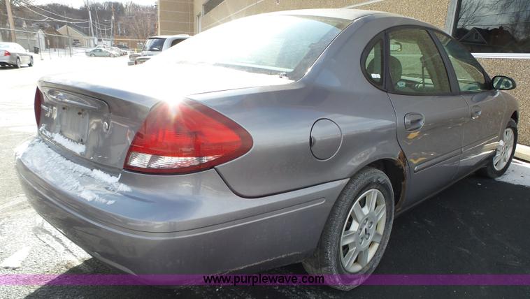image for item L5540 2006 Ford Taurus SE