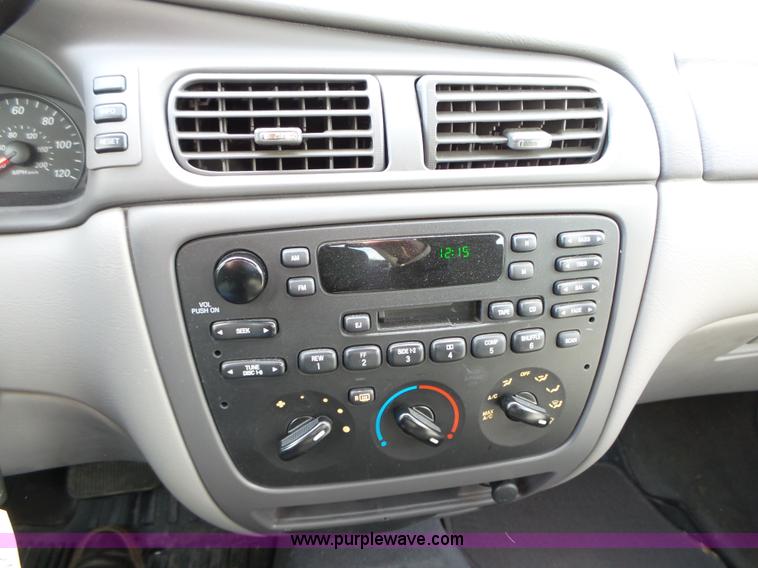 image for item L5540 2006 Ford Taurus SE