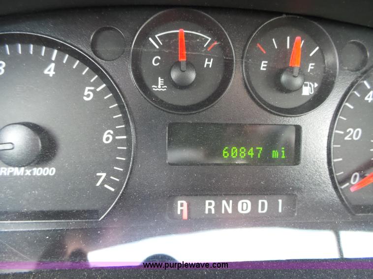 image for item L5540 2006 Ford Taurus SE