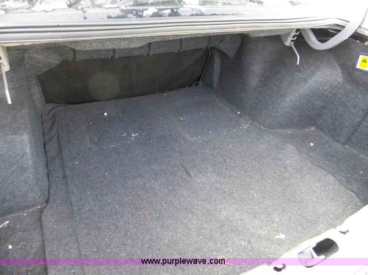 image for item L5540 2006 Ford Taurus SE