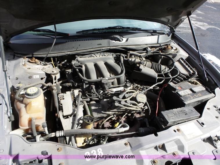 image for item L5540 2006 Ford Taurus SE