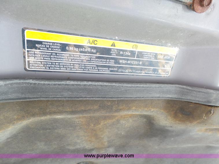 image for item L5540 2006 Ford Taurus SE