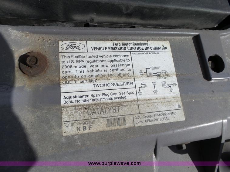 image for item L5540 2006 Ford Taurus SE