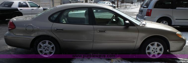 image for item L5541 2006 Ford Taurus SE