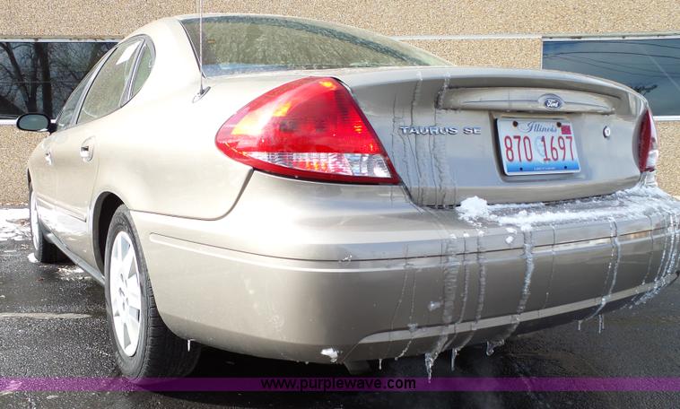 image for item L5541 2006 Ford Taurus SE