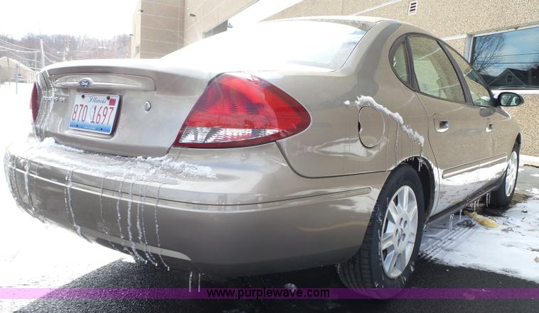 image for item L5541 2006 Ford Taurus SE