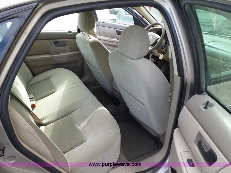 image for item L5541 2006 Ford Taurus SE