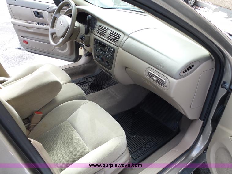 image for item L5541 2006 Ford Taurus SE