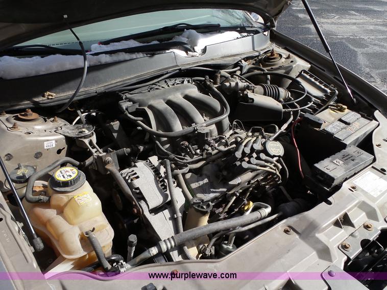 image for item L5541 2006 Ford Taurus SE