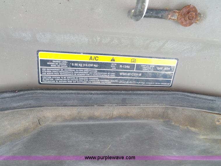 image for item L5541 2006 Ford Taurus SE