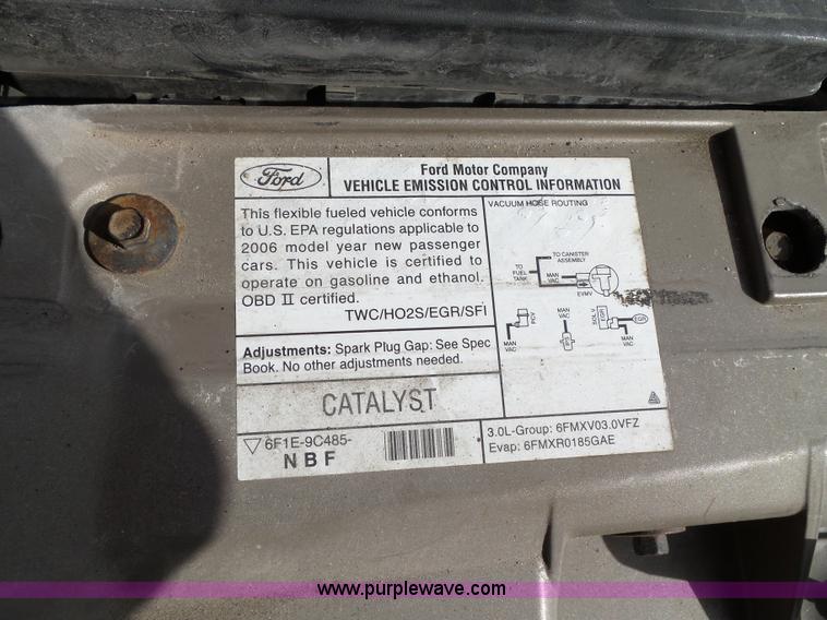 image for item L5541 2006 Ford Taurus SE