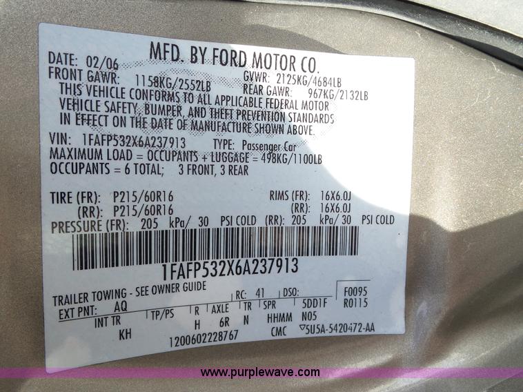 image for item L5541 2006 Ford Taurus SE