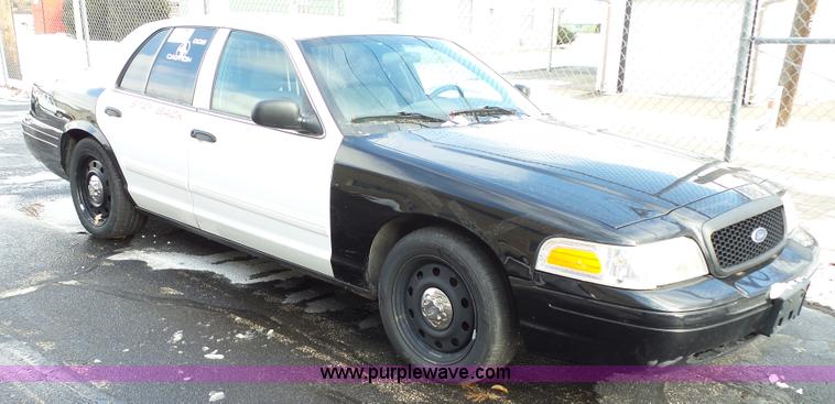 image for item L5542 2009 Ford Crown Victoria Police Interceptor