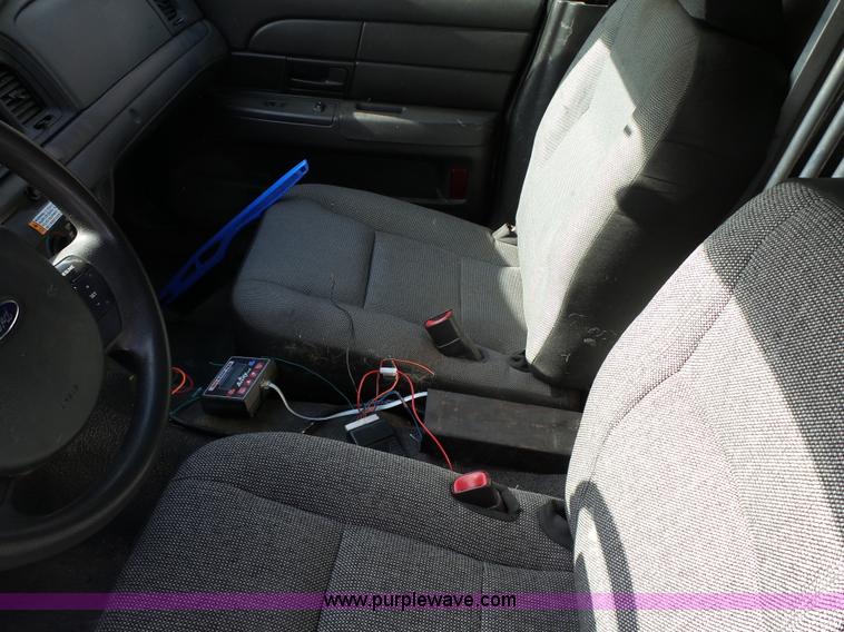 image for item L5542 2009 Ford Crown Victoria Police Interceptor