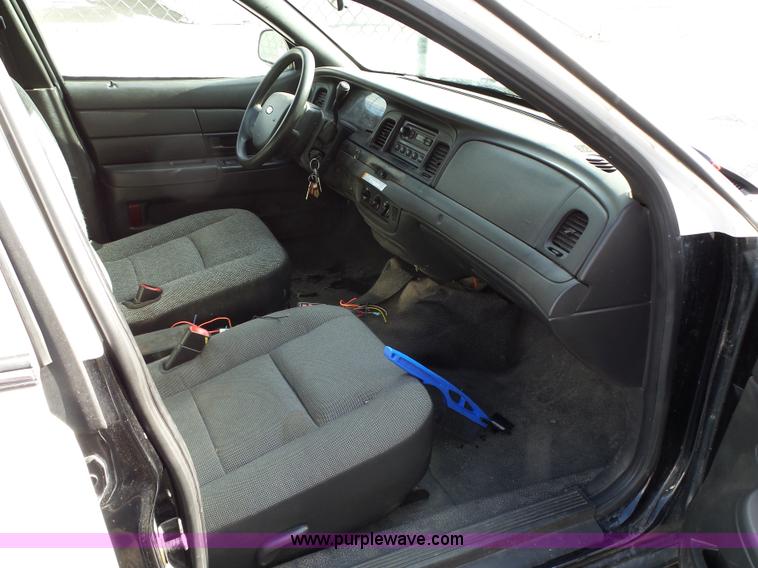 image for item L5542 2009 Ford Crown Victoria Police Interceptor