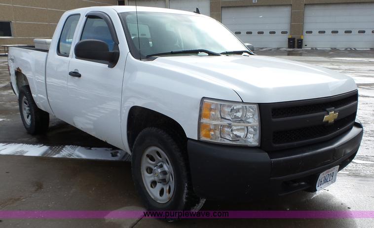 image for item L5543 2008 Chevrolet Silverado 1500 Ext. Cab pickup truck
