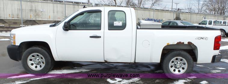 image for item L5543 2008 Chevrolet Silverado 1500 Ext. Cab pickup truck