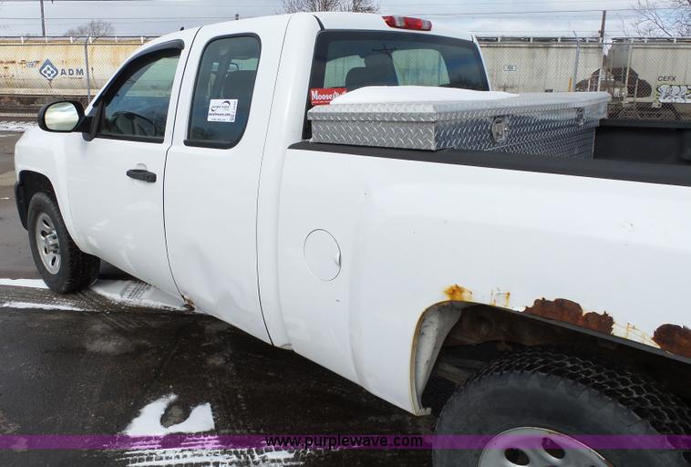 image for item L5543 2008 Chevrolet Silverado 1500 Ext. Cab pickup truck