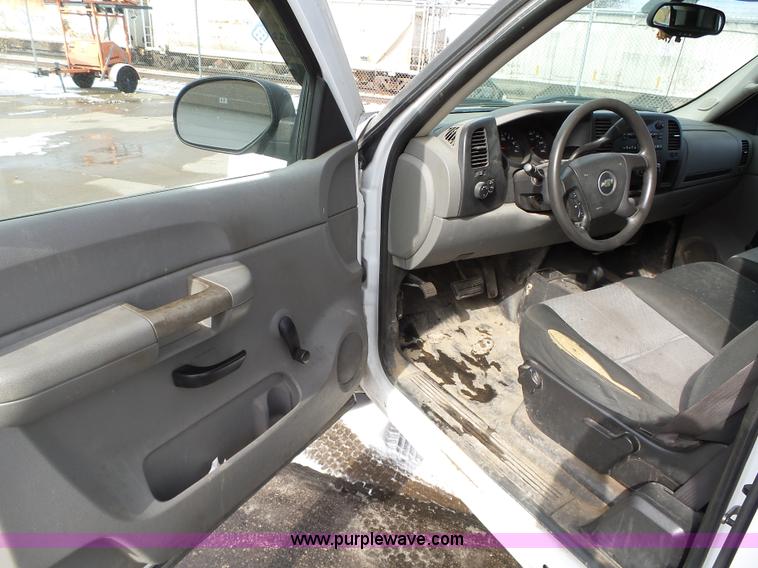 image for item L5543 2008 Chevrolet Silverado 1500 Ext. Cab pickup truck
