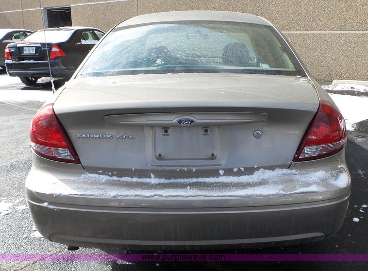 image for item L5544 2006 Ford Taurus SEL