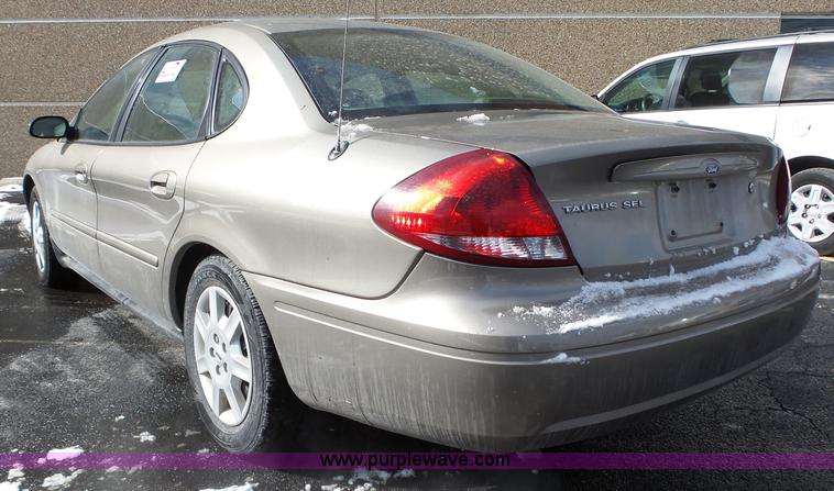 image for item L5544 2006 Ford Taurus SEL