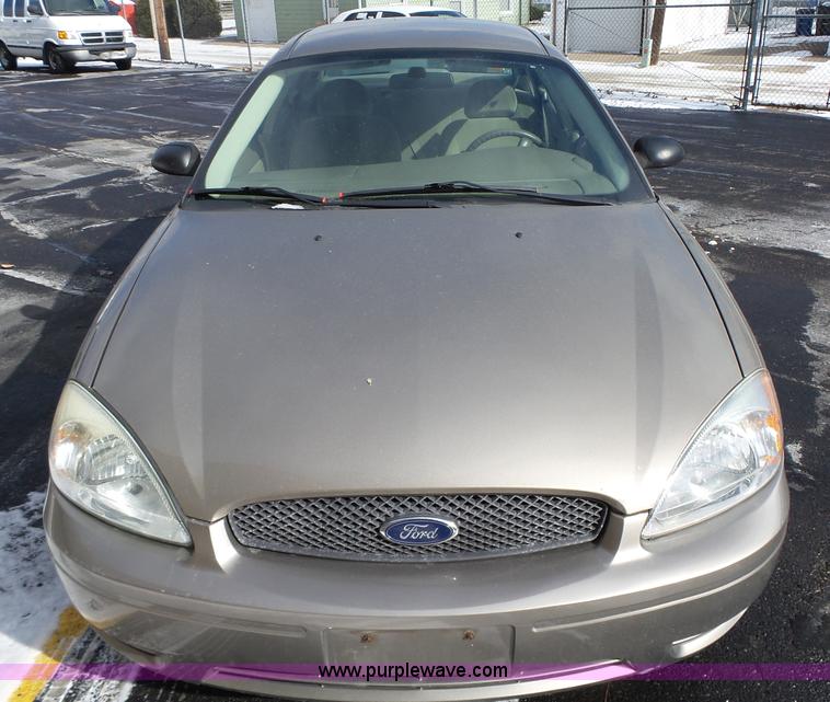 image for item L5544 2006 Ford Taurus SEL