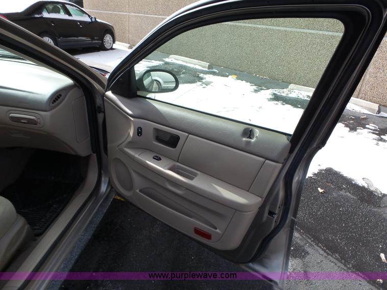 image for item L5544 2006 Ford Taurus SEL