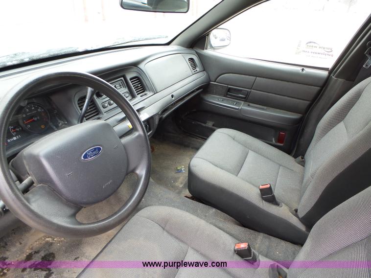 image for item L5549 2008 Ford Crown Victoria Police Interceptor