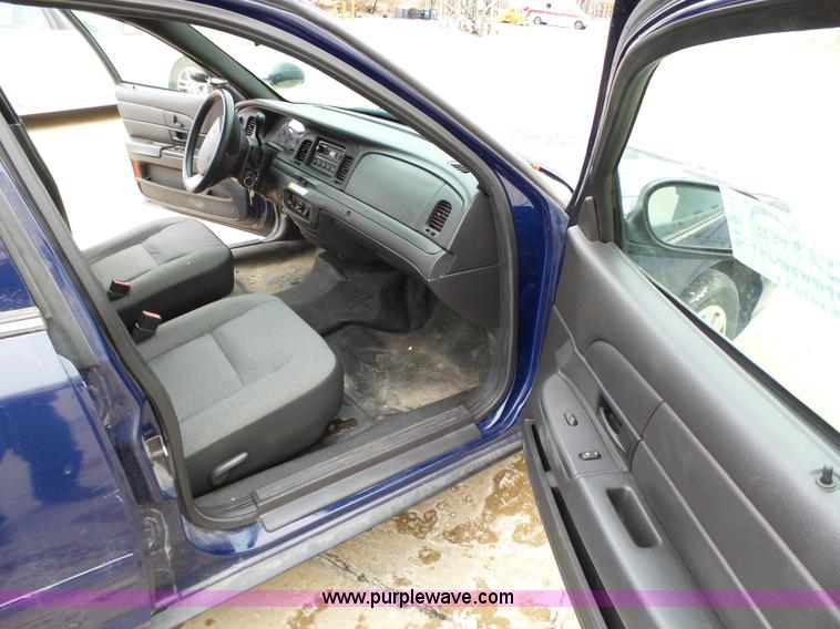 image for item L5551 2007 Ford Crown Victoria Police Interceptor