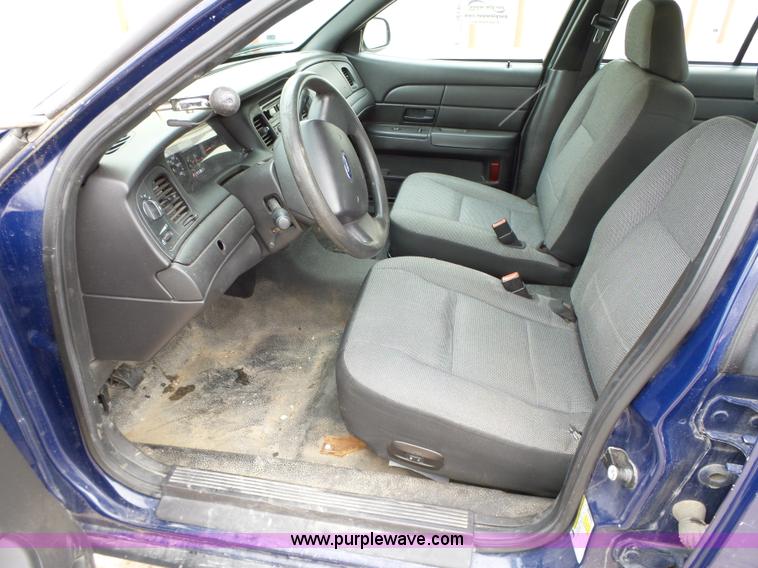 image for item L5551 2007 Ford Crown Victoria Police Interceptor
