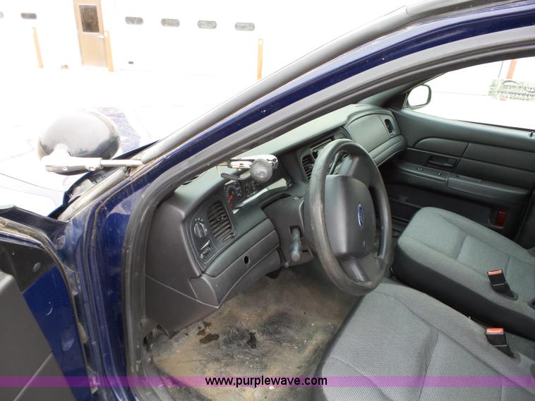 image for item L5551 2007 Ford Crown Victoria Police Interceptor