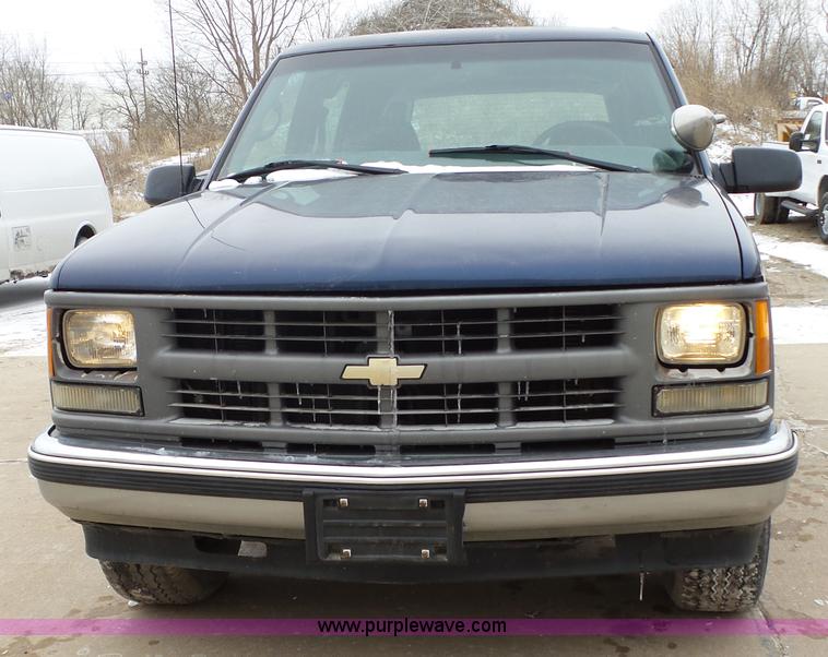 image for item L5552 1999 Chevrolet Tahoe LS SUV