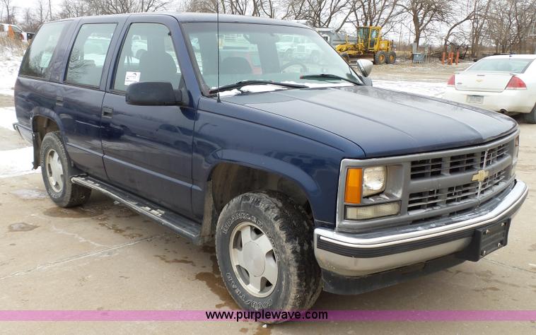 image for item L5552 1999 Chevrolet Tahoe LS SUV