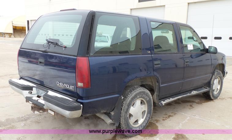image for item L5552 1999 Chevrolet Tahoe LS SUV