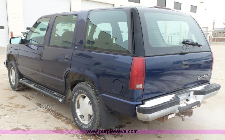 image for item L5552 1999 Chevrolet Tahoe LS SUV